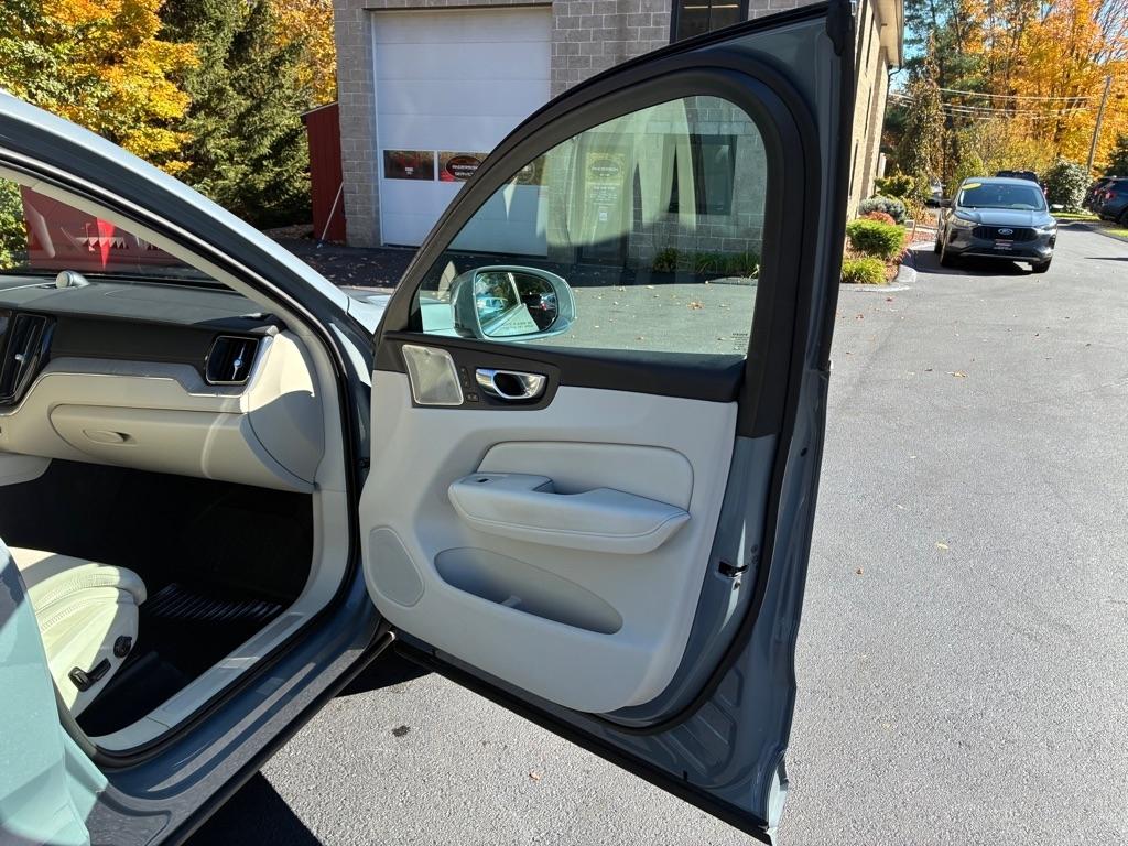 Volvo XC60  2022