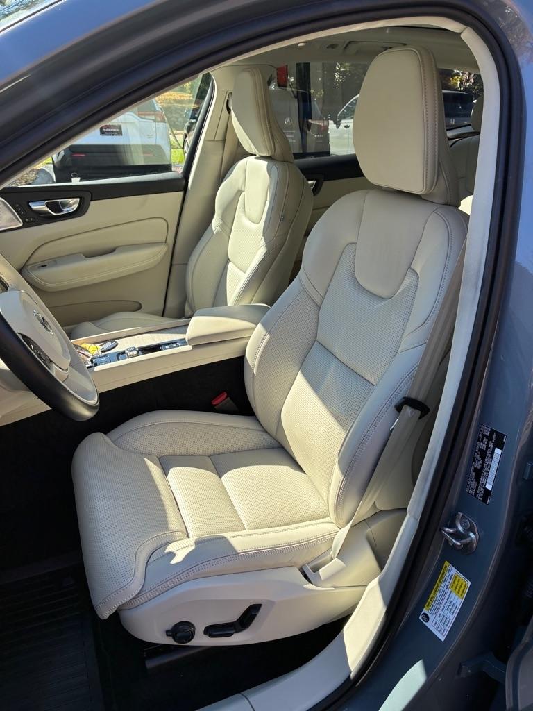 Volvo XC60  2022