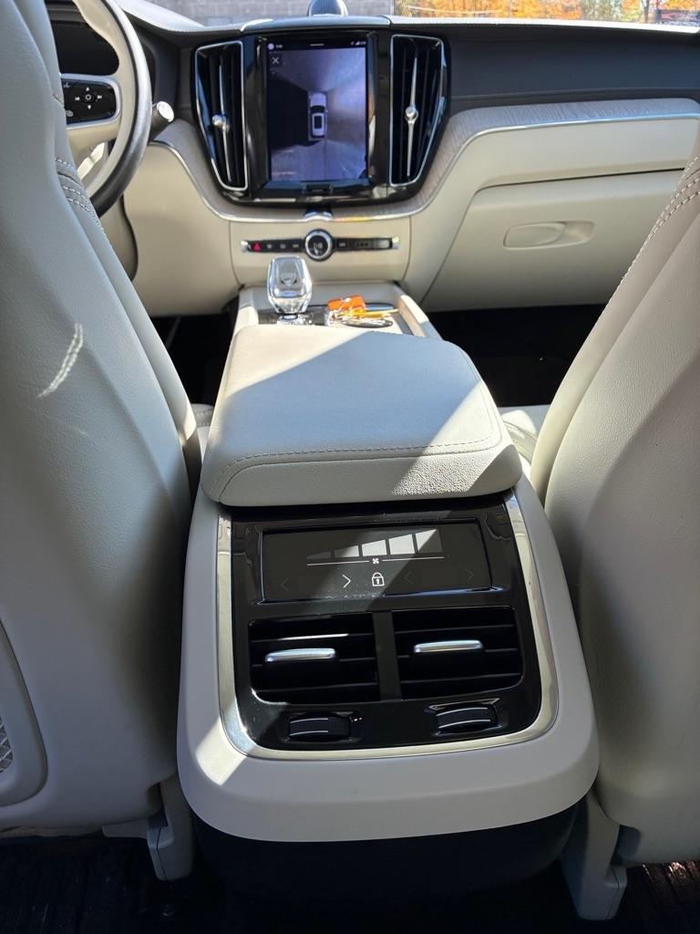 Volvo XC60  2022