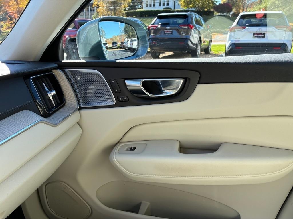 Volvo XC60  2022