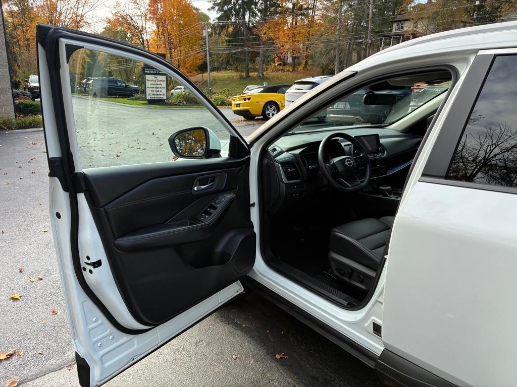 Nissan Rogue  2026