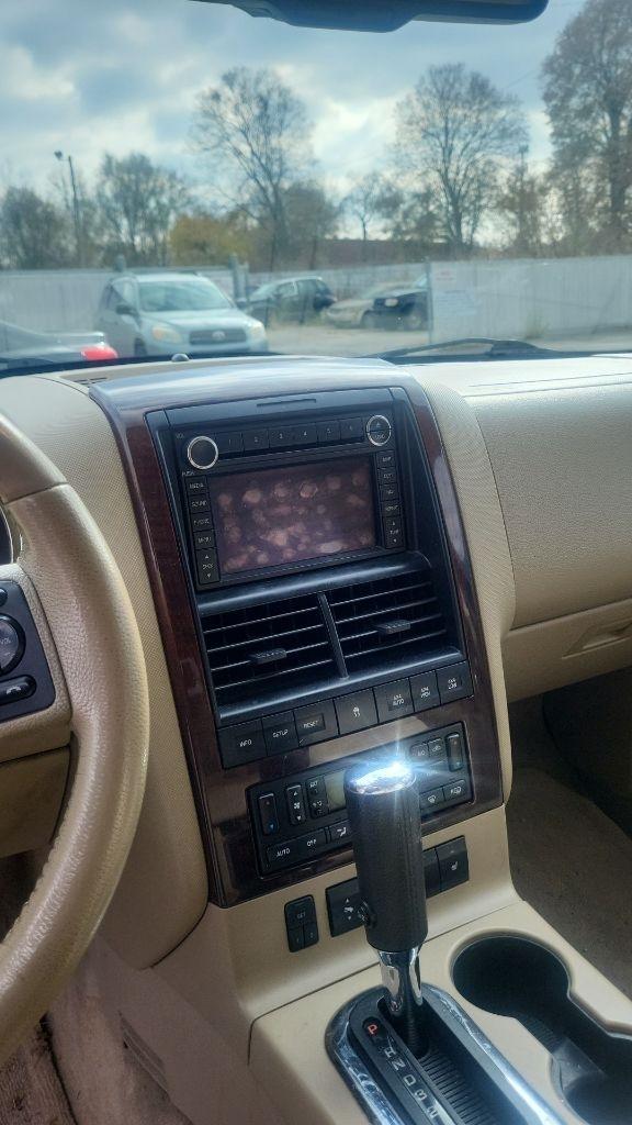 Ford Explorer 4WD 4dr V8 Limited 2008
