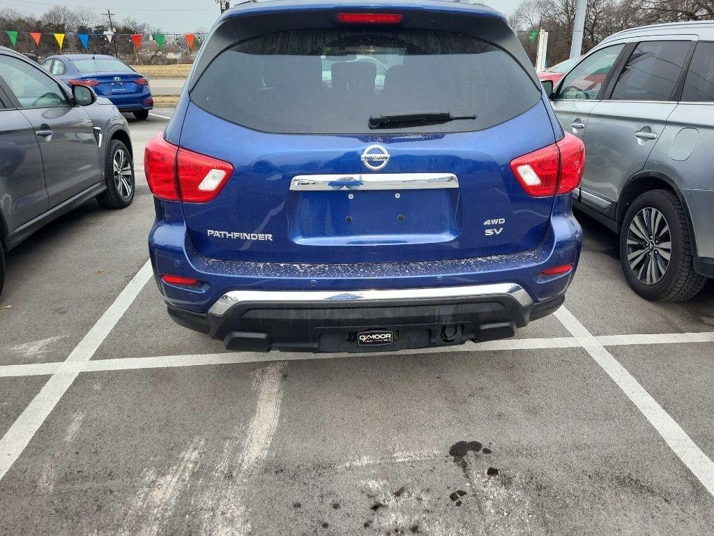 Nissan Pathfinder 4x4 SV 2017