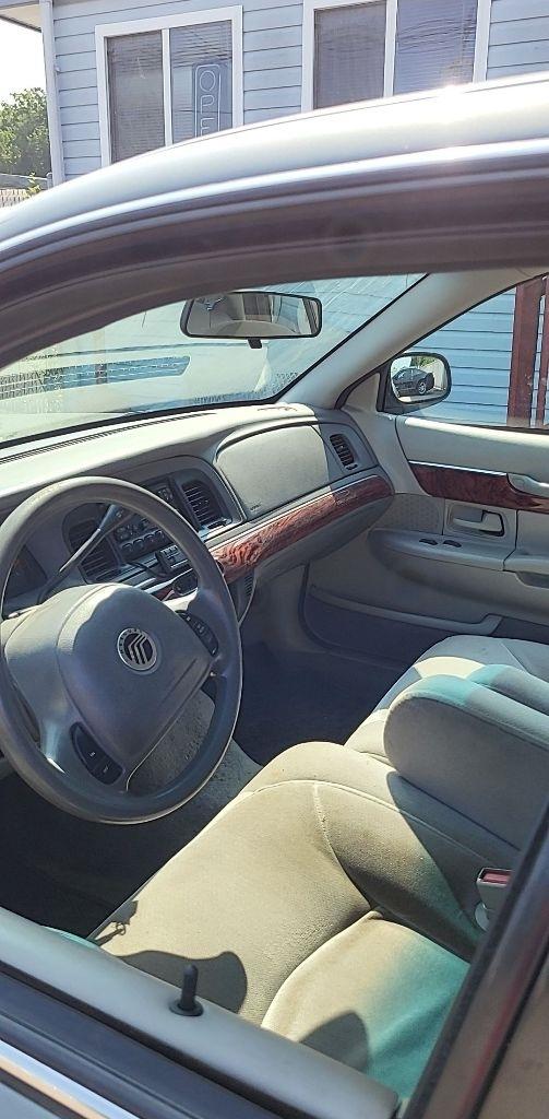 Mercury Grand Marquis 4dr Sdn GS 2001