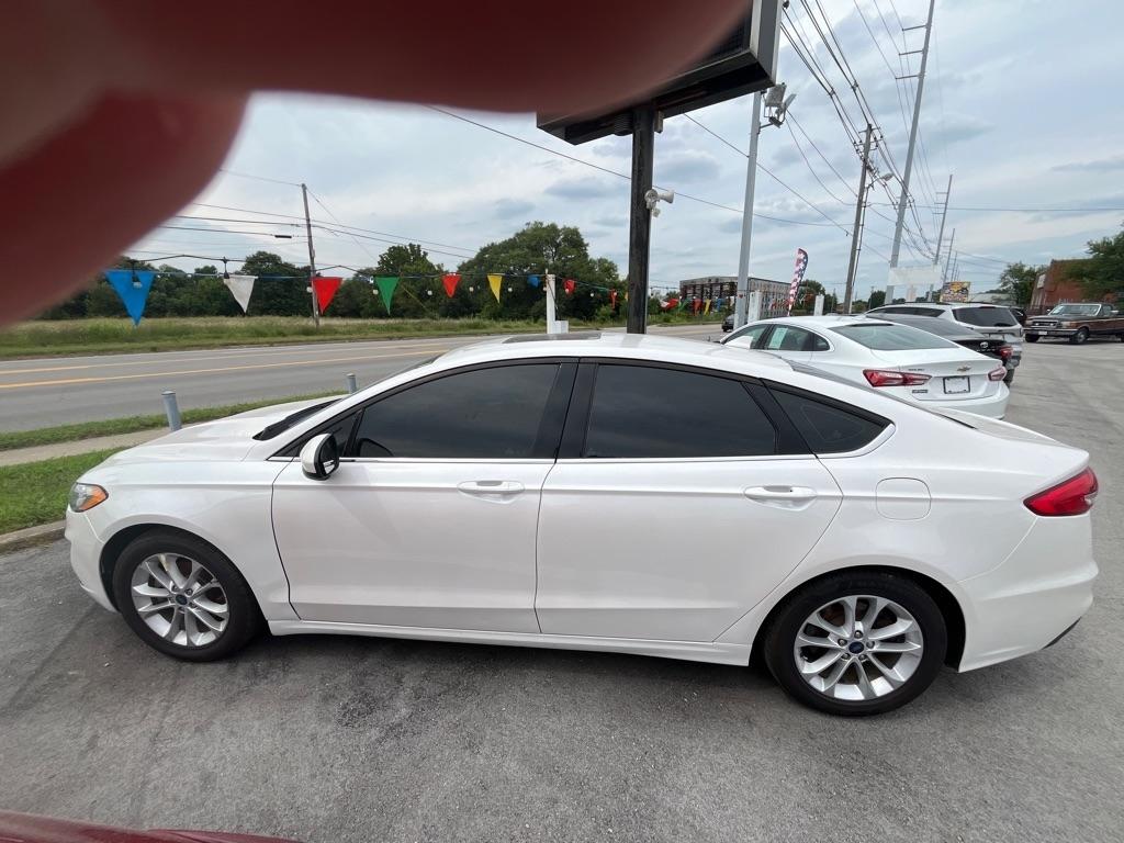 Ford Fusion SE FWD 2020