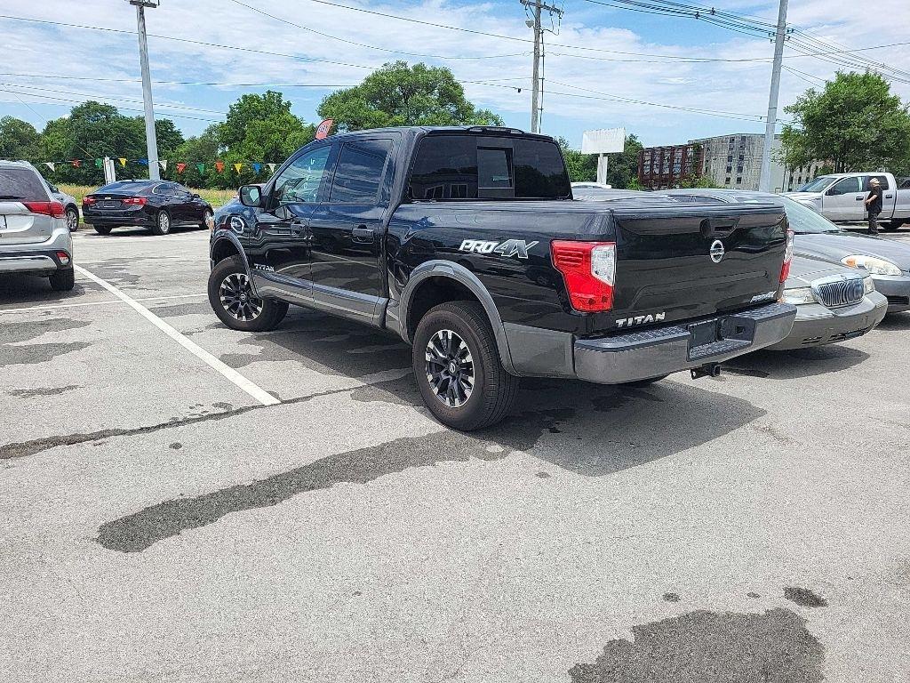 Nissan Titan 4x4 Crew Cab PRO-4X 2017