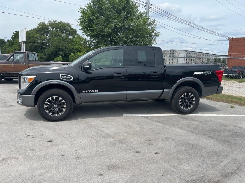 Nissan Titan 4x4 Crew Cab PRO-4X 2017