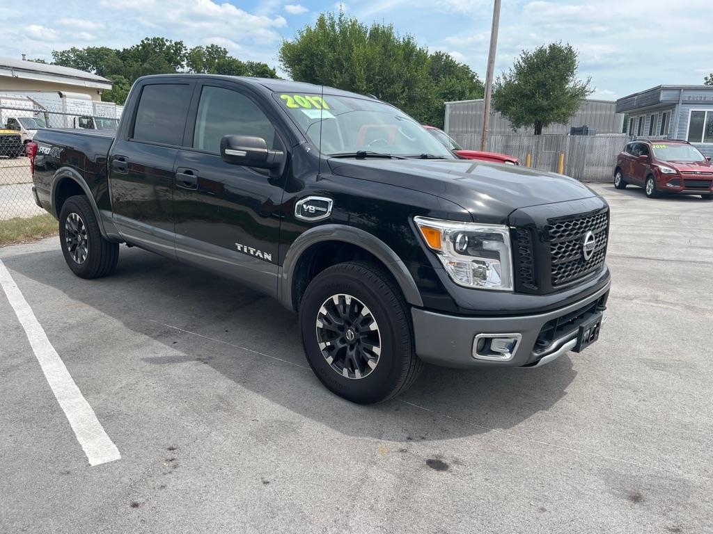 Nissan Titan 4x4 Crew Cab PRO-4X 2017