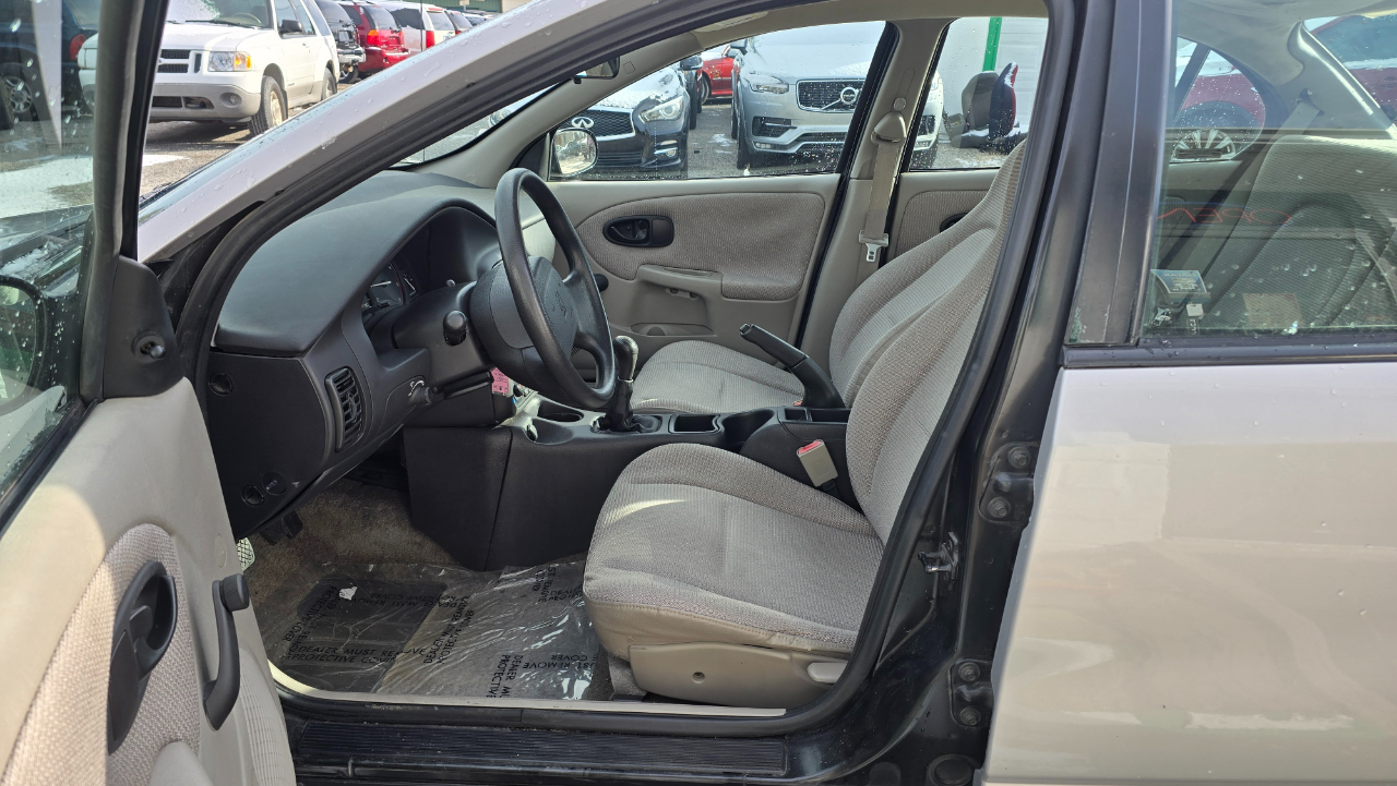Saturn SL Base 2001
