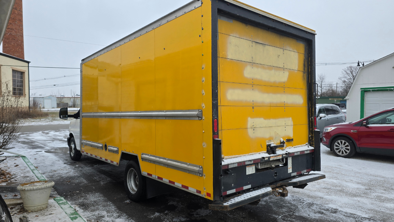 GMC Savana G3500 177 in. 2018