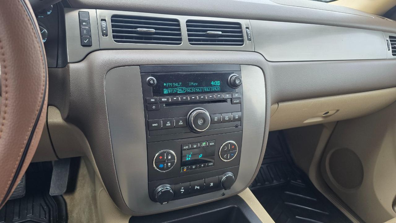 Chevrolet Tahoe Z71 4D SUV 4WD 2011