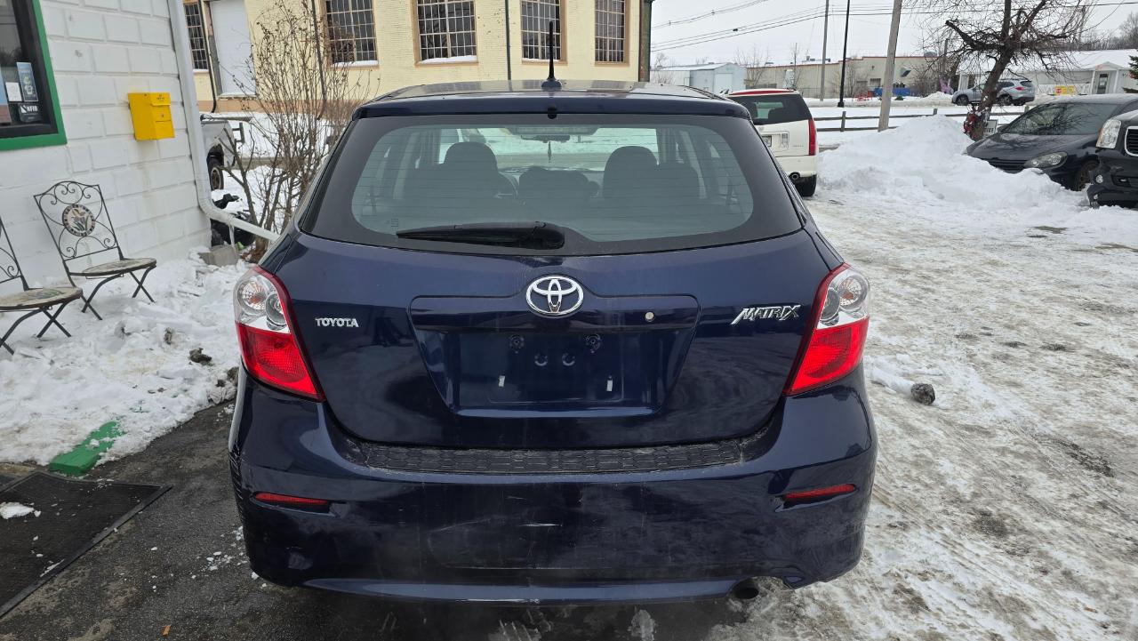 Toyota Matrix Base 4-Speed AT 2009