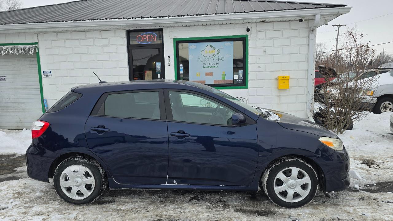 Toyota Matrix Base 4-Speed AT 2009