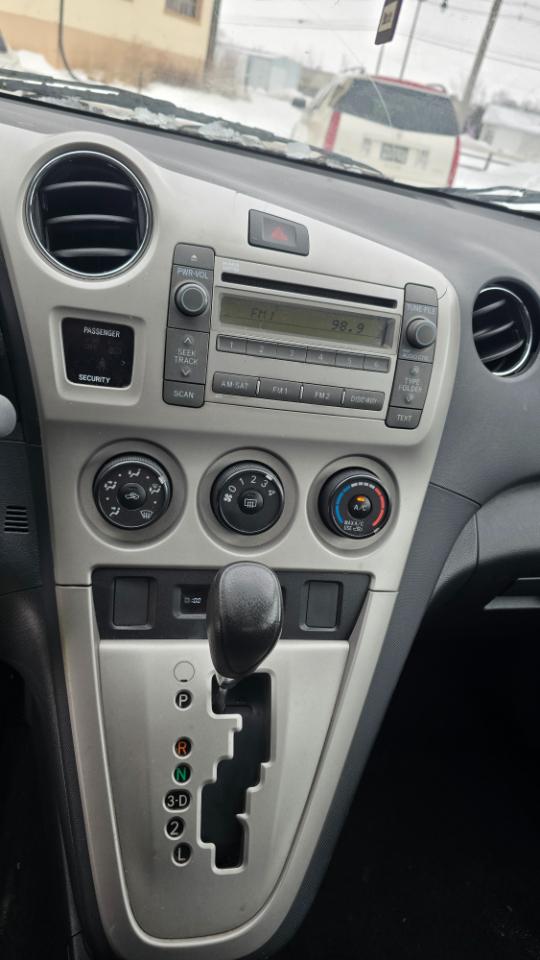 Toyota Matrix Base 4-Speed AT 2009