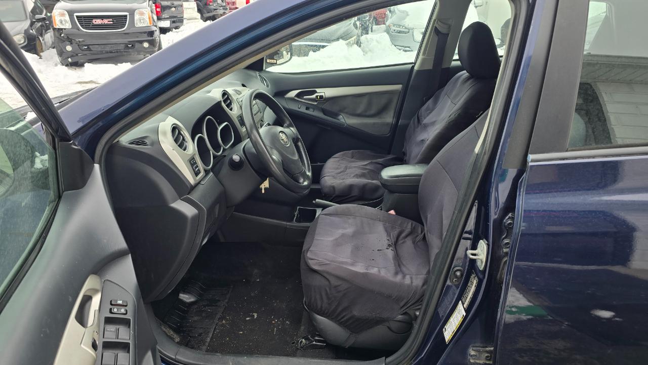 Toyota Matrix Base 4-Speed AT 2009