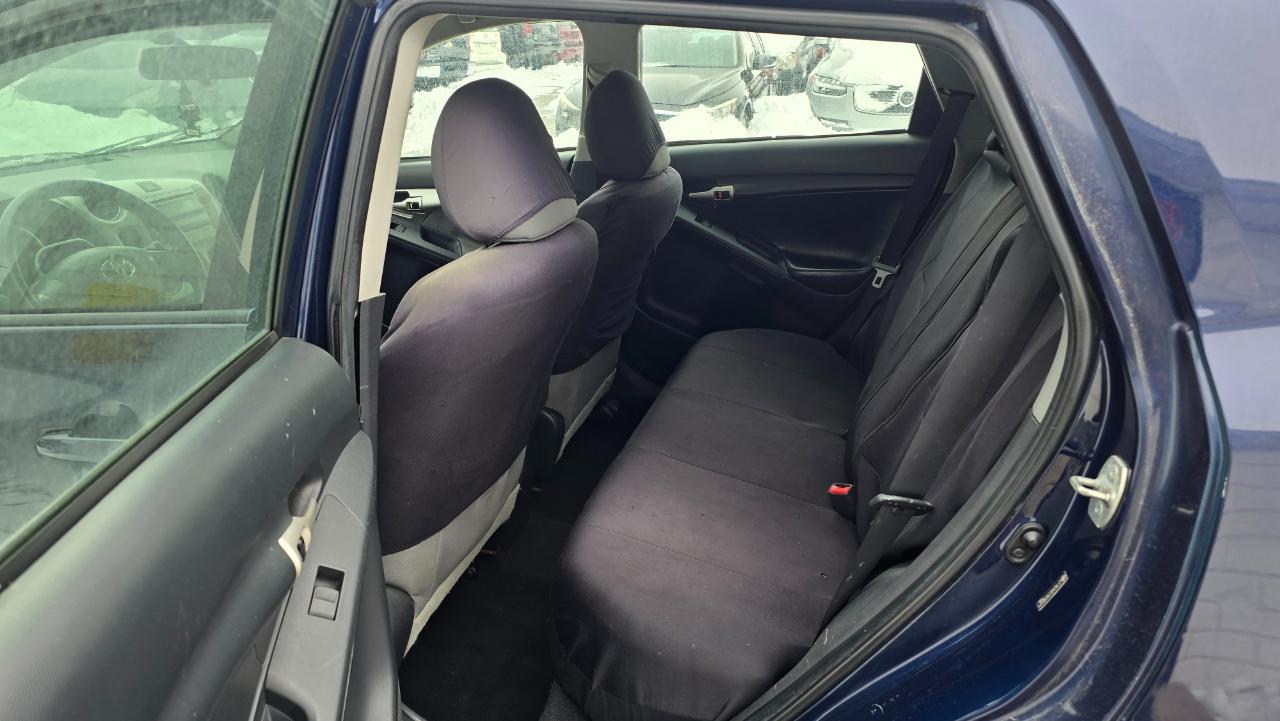 Toyota Matrix Base 4-Speed AT 2009