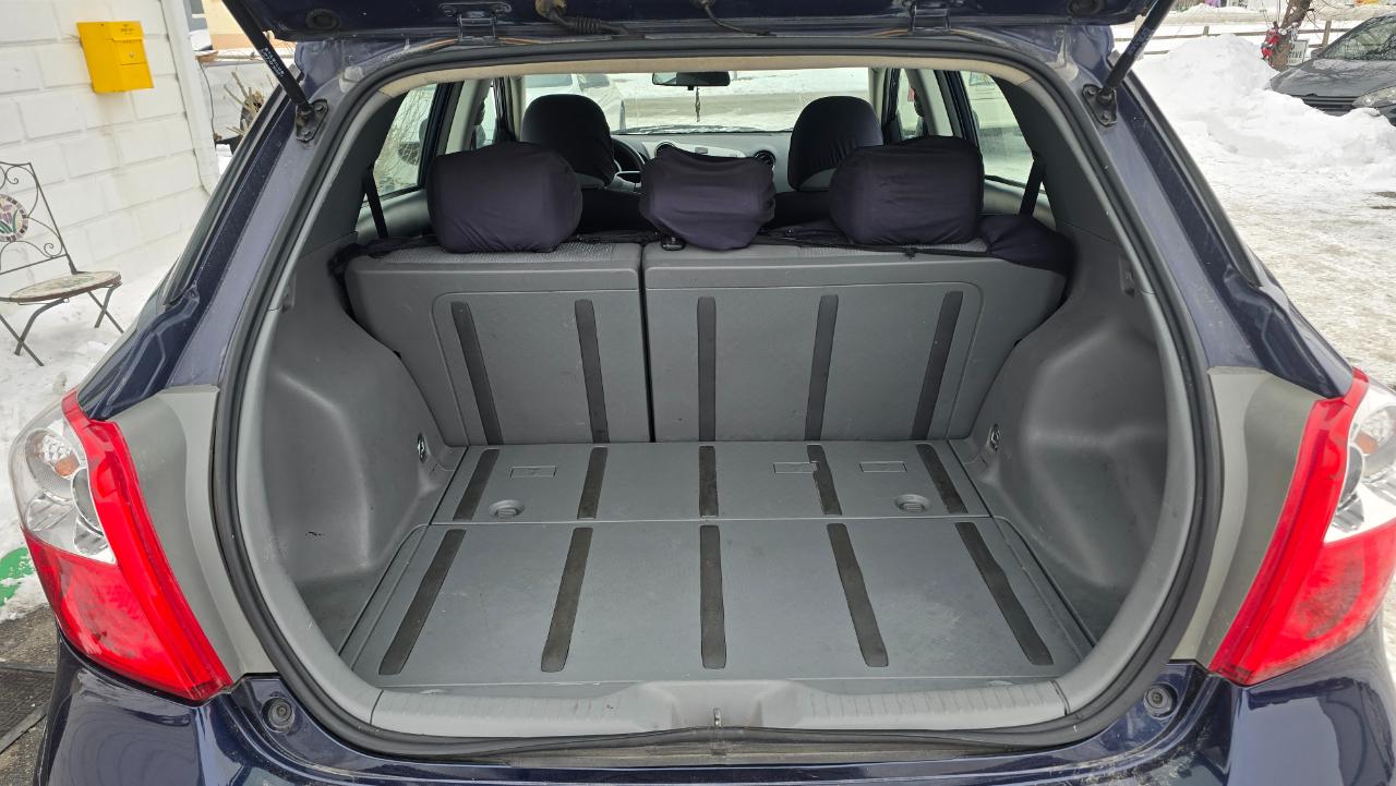 Toyota Matrix Base 4-Speed AT 2009