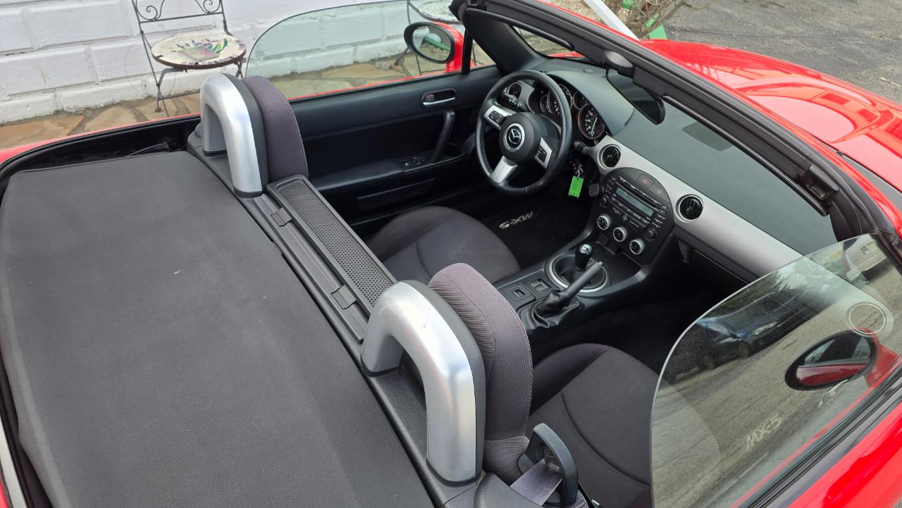 Mazda MX-5 Miata Sport 2010