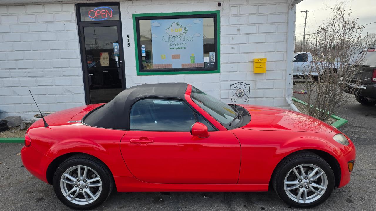 Mazda MX-5 Miata Sport 2010