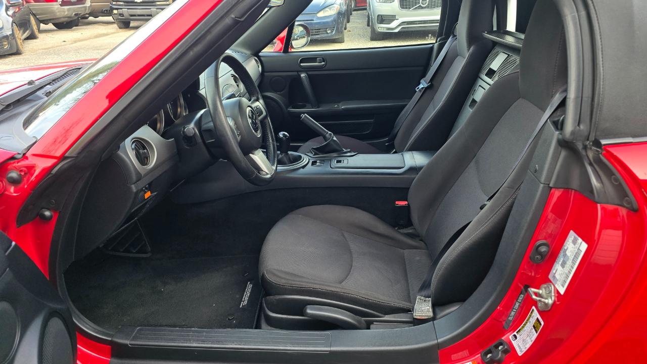 Mazda MX-5 Miata Sport 2010