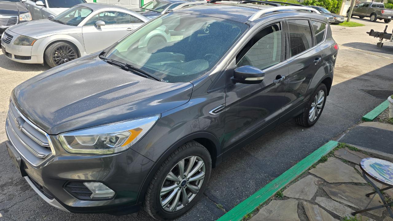 Ford Escape Titanium 4WD 2017