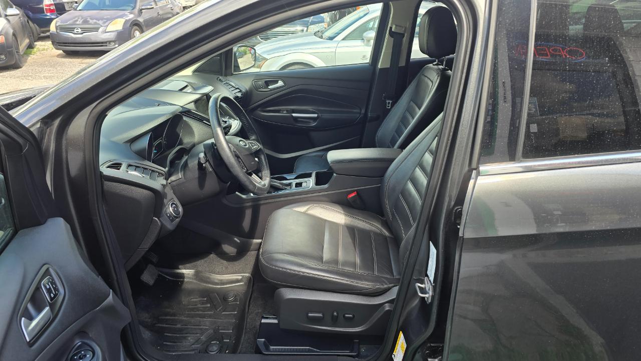 Ford Escape Titanium 4WD 2017