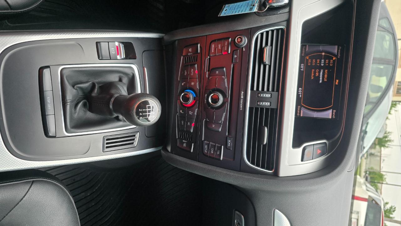 Audi A4 2.0T Sedan quattro Manual 2010