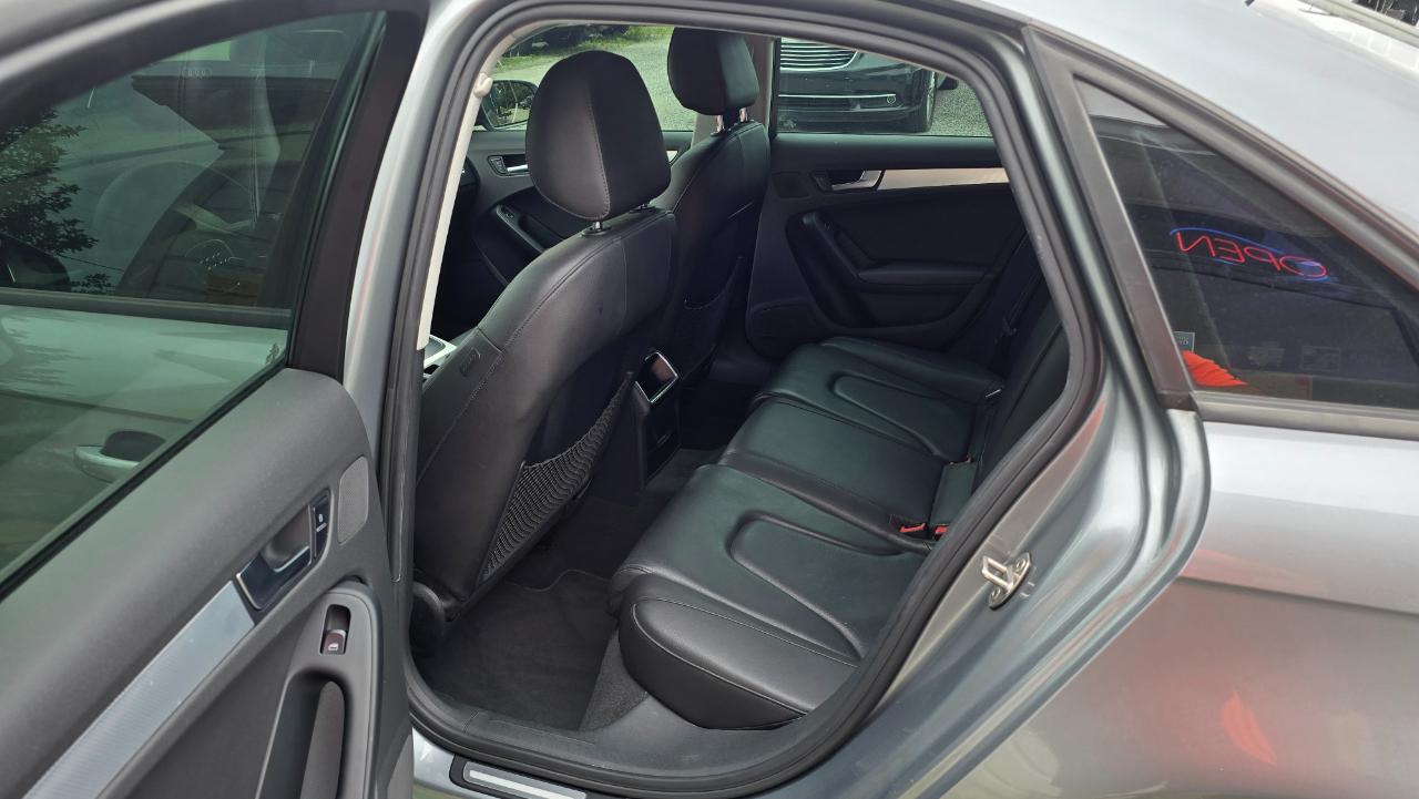 Audi A4 2.0T Sedan quattro Manual 2010
