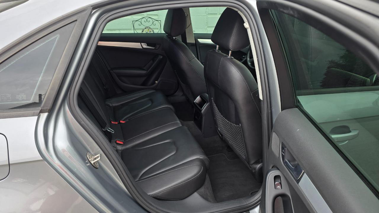Audi A4 2.0T Sedan quattro Manual 2010