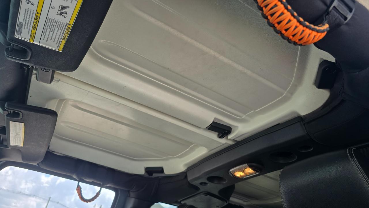 Jeep Wrangler Unlimited Sahara 4WD 2015