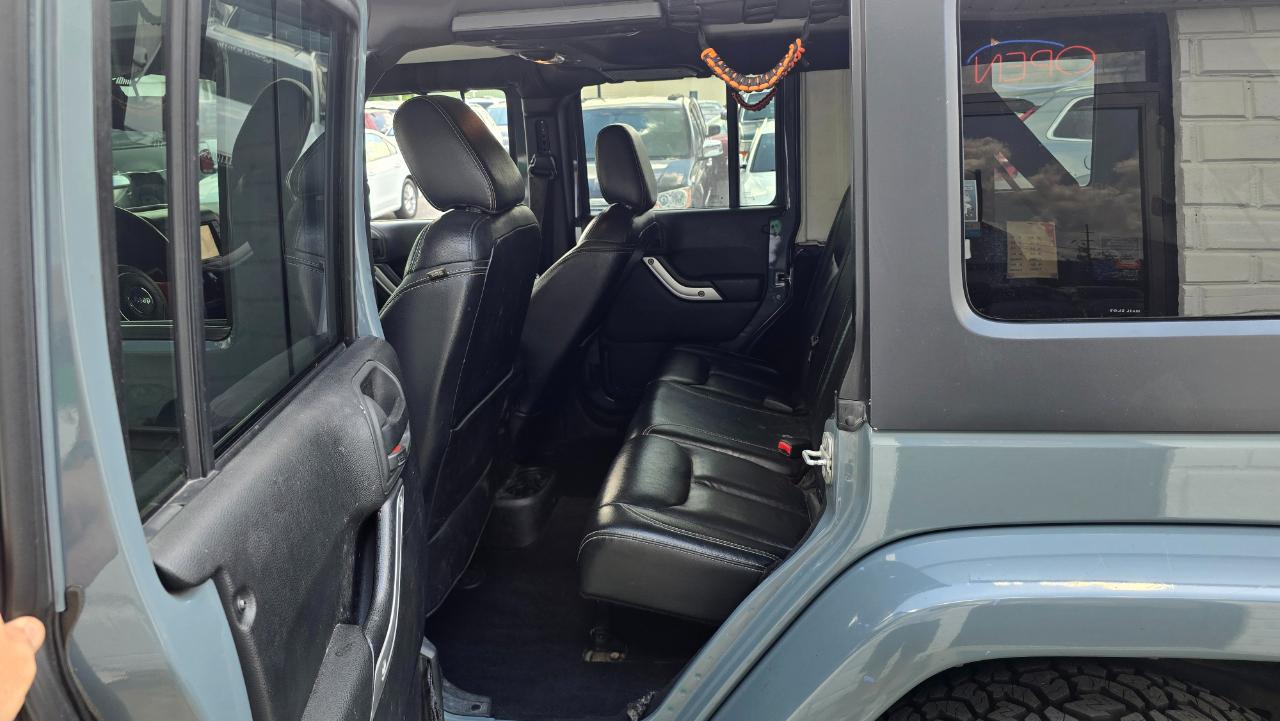 Jeep Wrangler Unlimited Sahara 4WD 2015