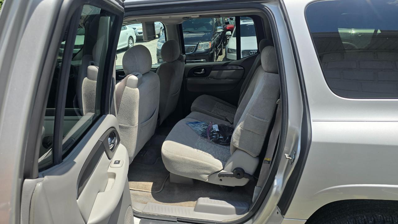 GMC Envoy XL SLE 2WD 2005