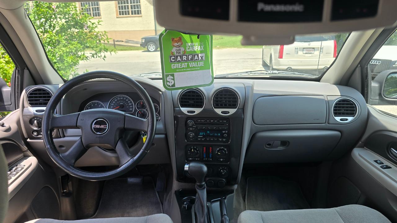 GMC Envoy XL SLE 2WD 2005
