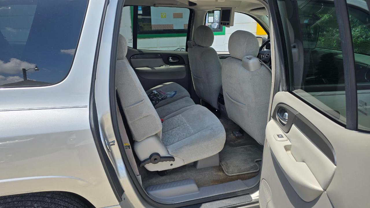 GMC Envoy XL SLE 2WD 2005