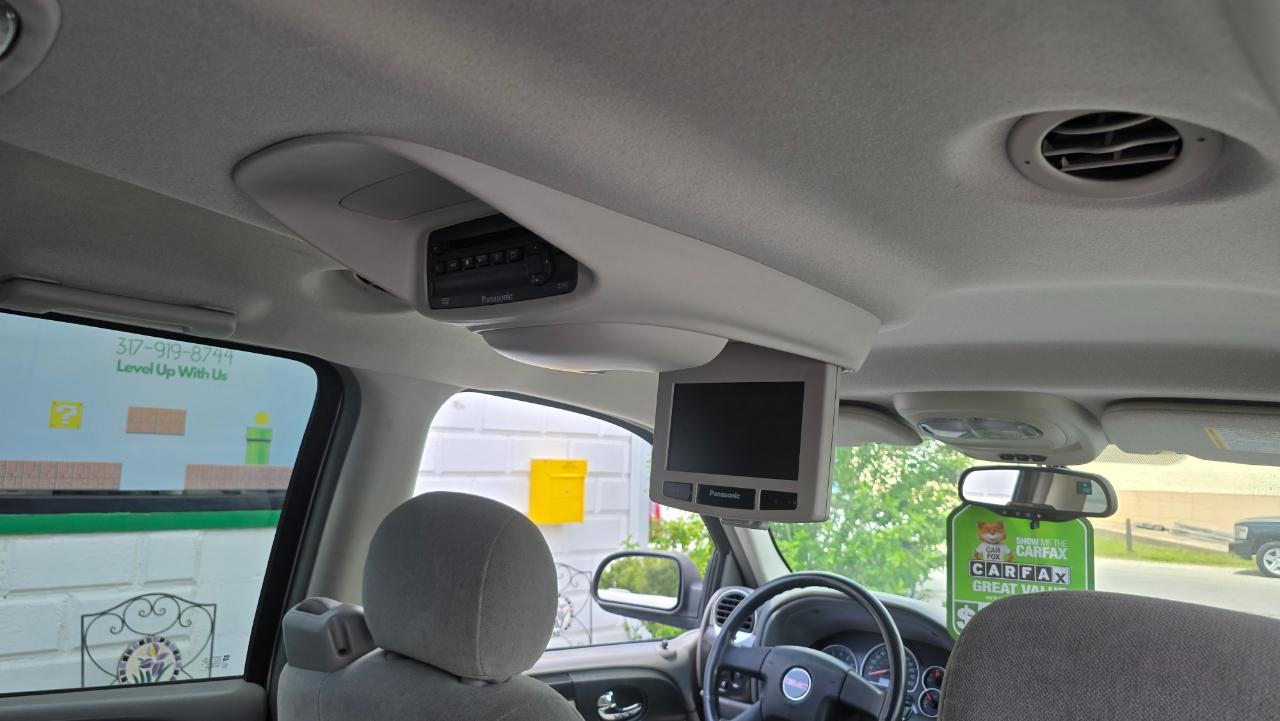 GMC Envoy XL SLE 2WD 2005