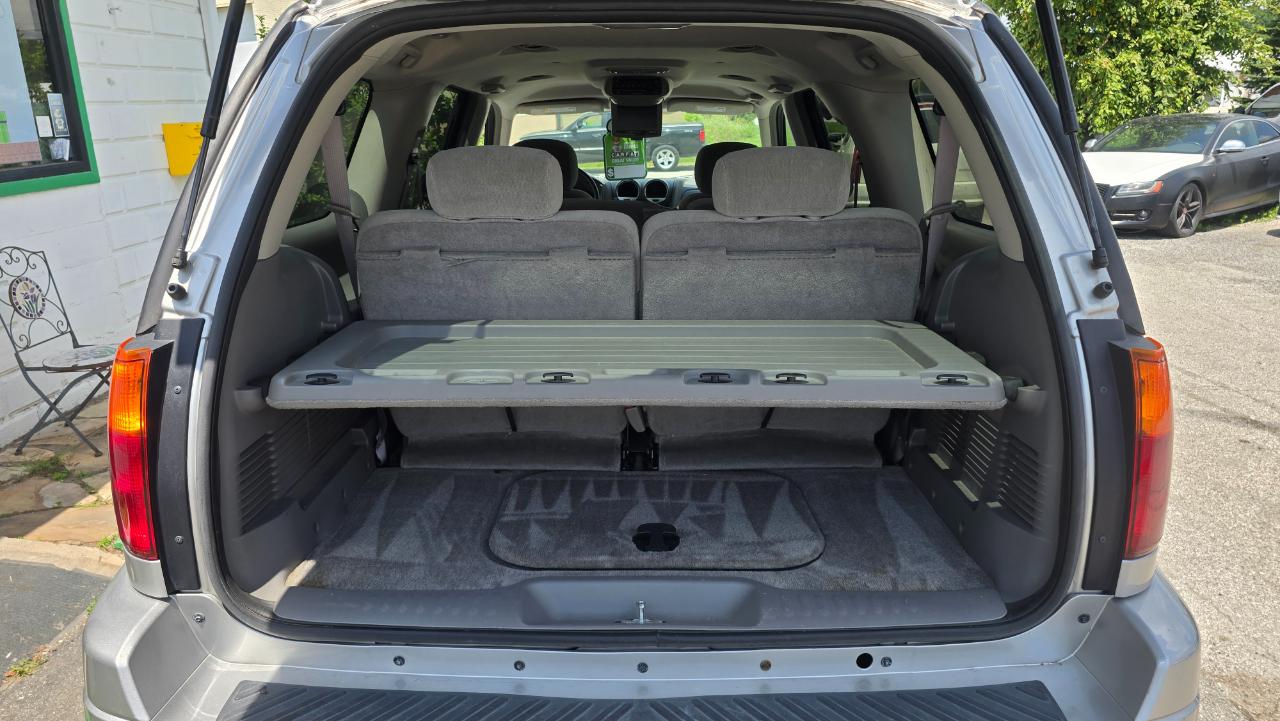 GMC Envoy XL SLE 2WD 2005