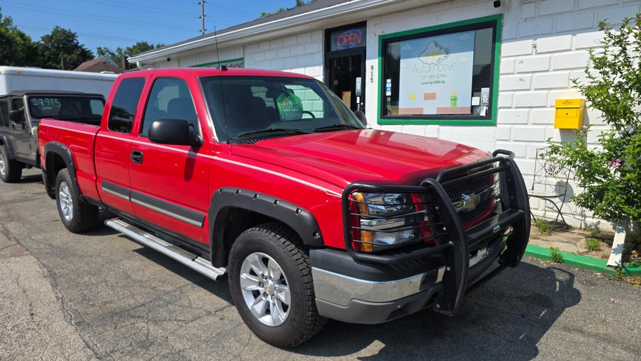 Chevrolet Silverado 1500 Z71 Ext Cab 4WD 4D 2004