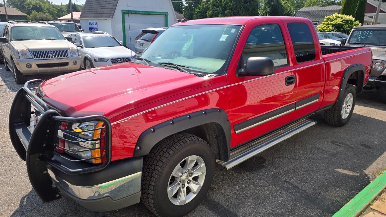Chevrolet Silverado 1500 Z71 Ext Cab 4WD 4D 2004