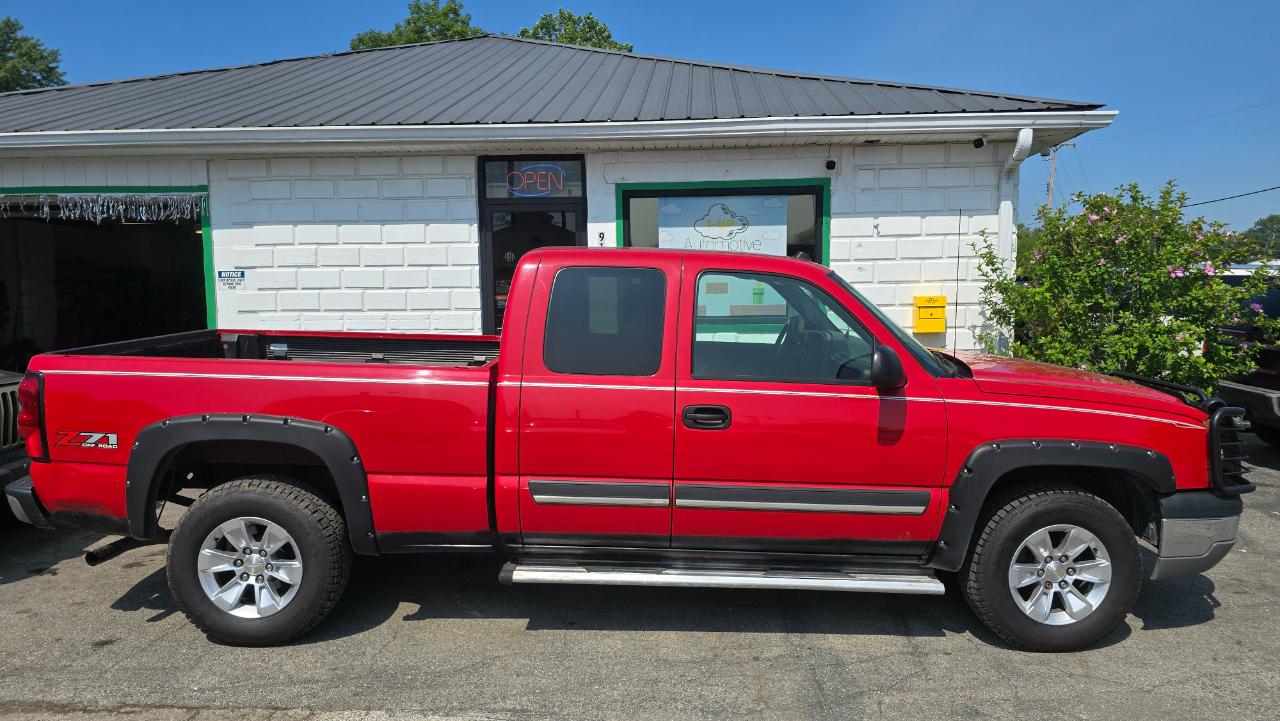 Chevrolet Silverado 1500 Z71 Ext Cab 4WD 4D 2004