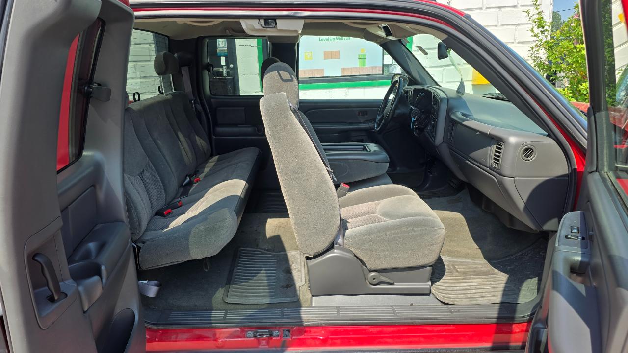 Chevrolet Silverado 1500 Z71 Ext Cab 4WD 4D 2004