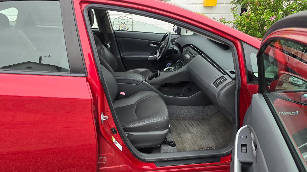 Toyota Prius Prius V 2010