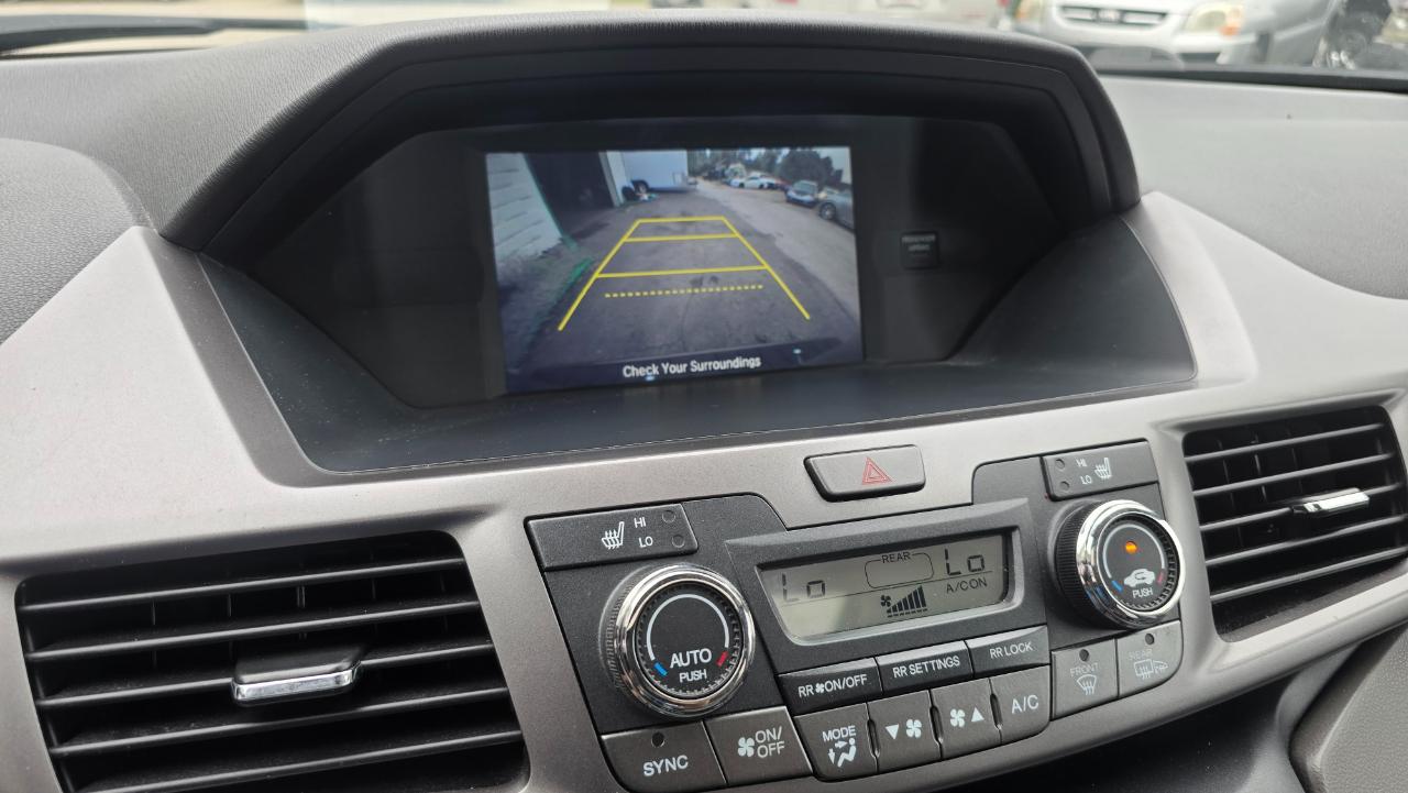 Honda Odyssey EX w/ Leather DVD and Navigation 2015