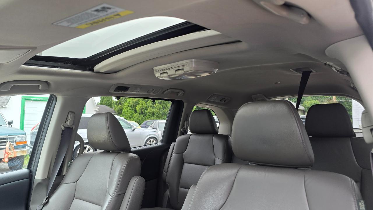 Honda Odyssey EX w/ Leather DVD and Navigation 2015