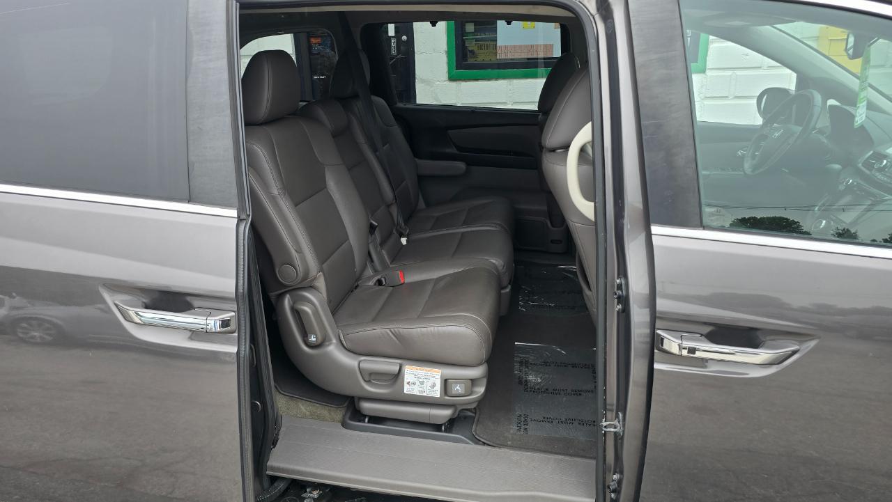 Honda Odyssey EX w/ Leather DVD and Navigation 2015