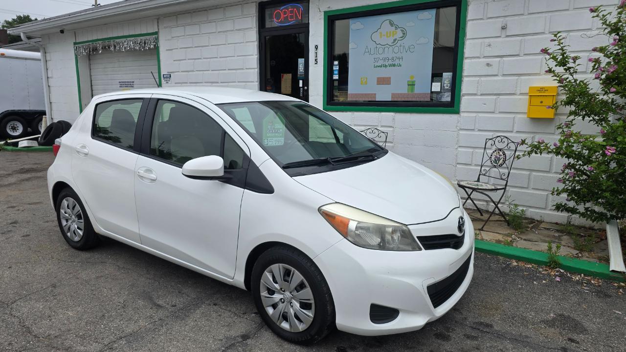 Toyota Yaris LE 5-Door AT 2012