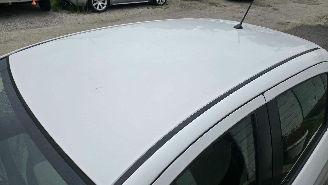 Toyota Yaris LE 5-Door AT 2012