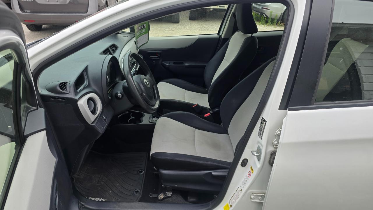 Toyota Yaris LE 5-Door AT 2012