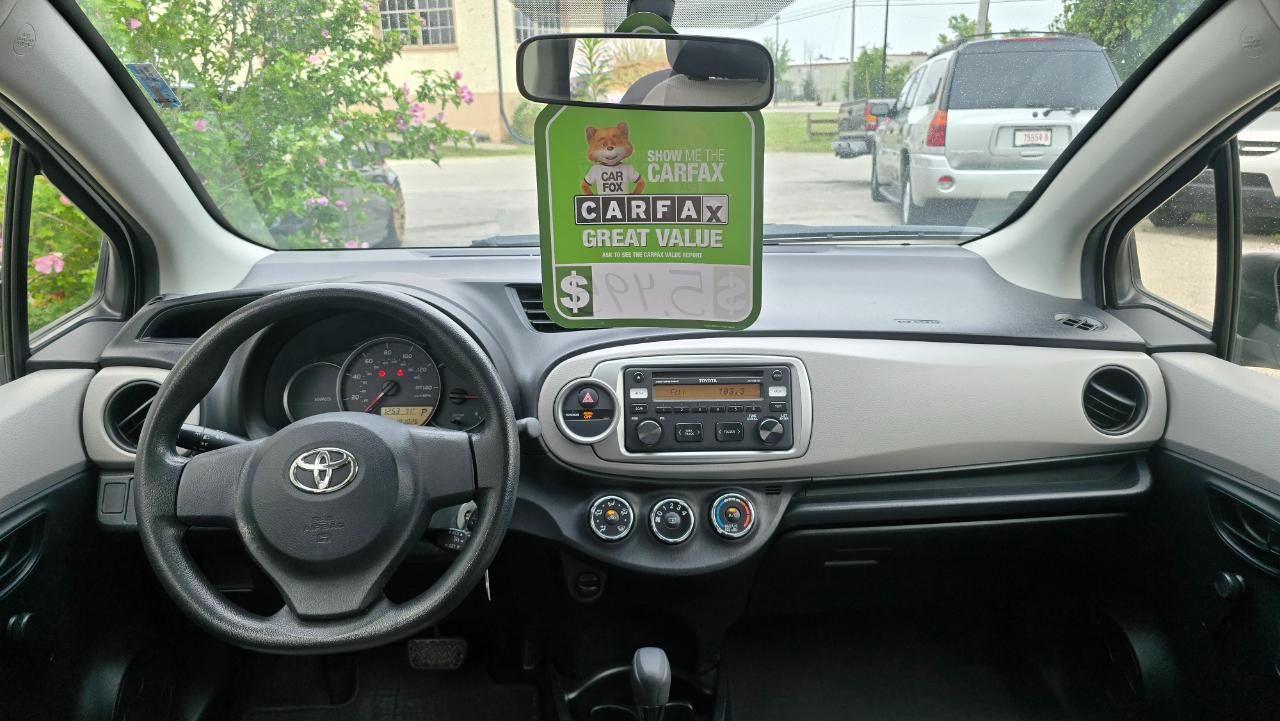 Toyota Yaris LE 5-Door AT 2012