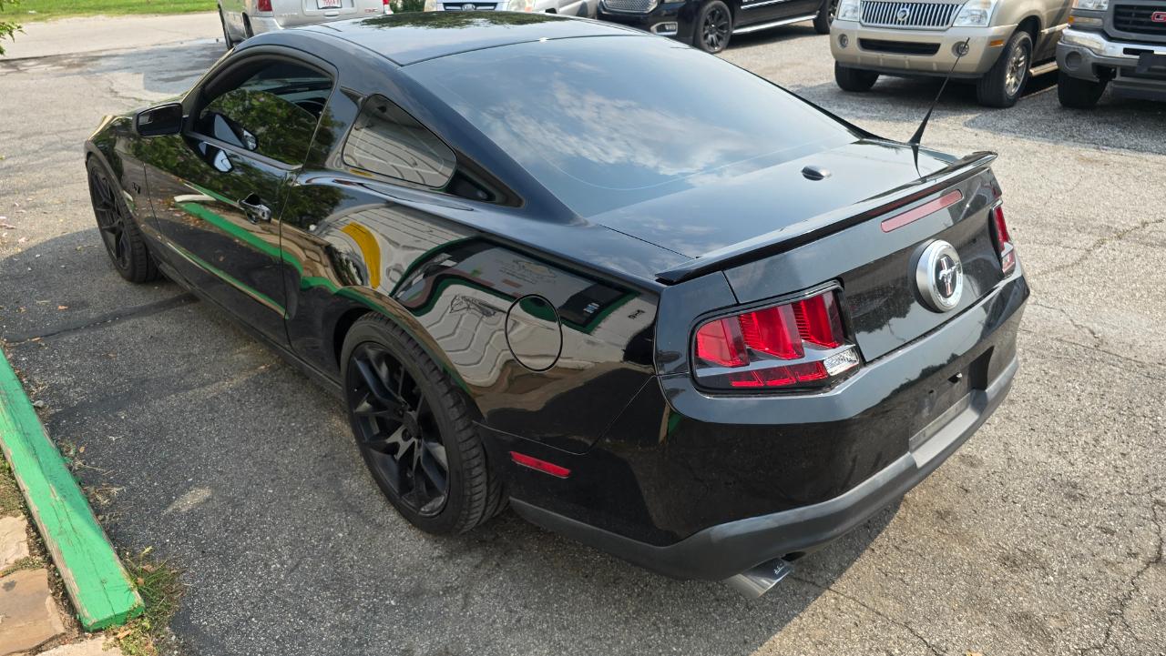 Ford Mustang V6 Premium Coupe 2011