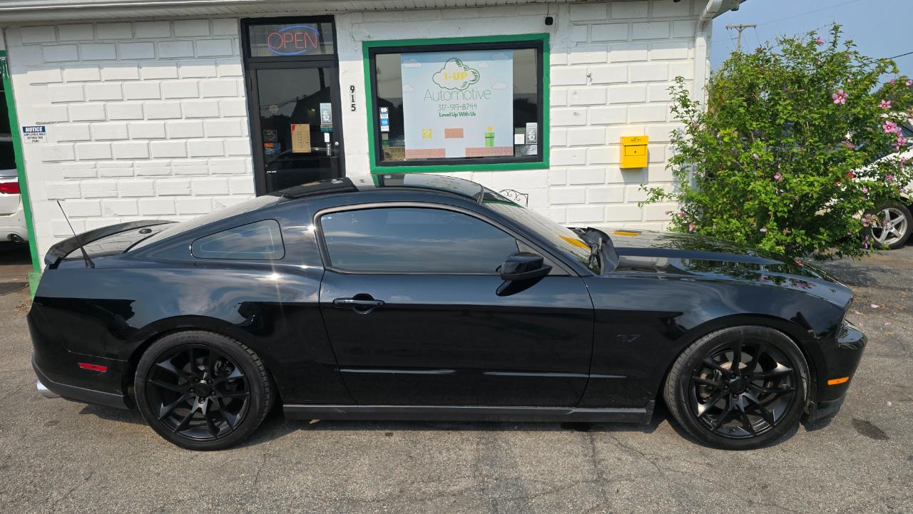 Ford Mustang V6 Premium Coupe 2011